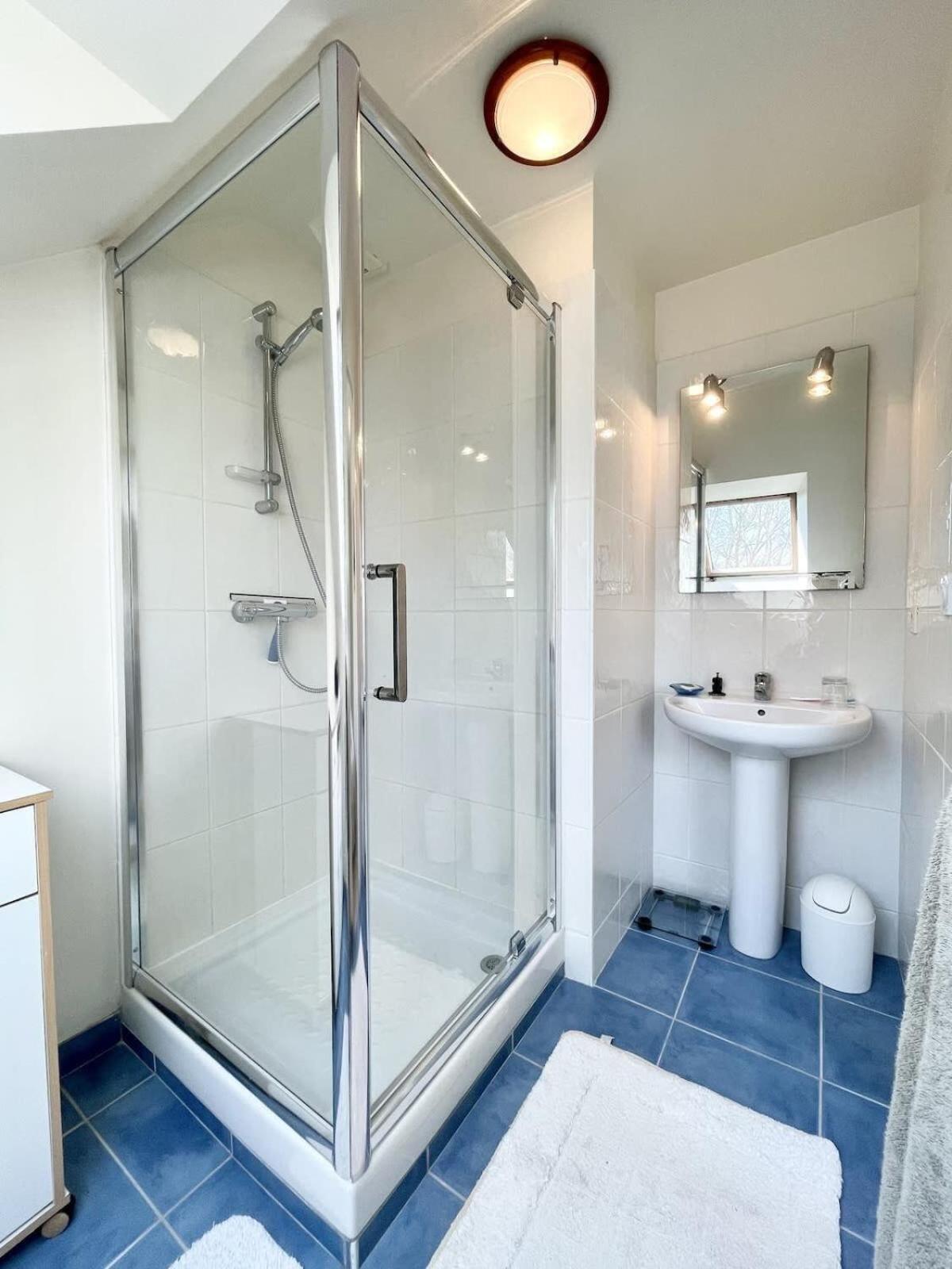Jolie Maison Moderne A 200M Du Port De Lomener プロムール エクステリア 写真